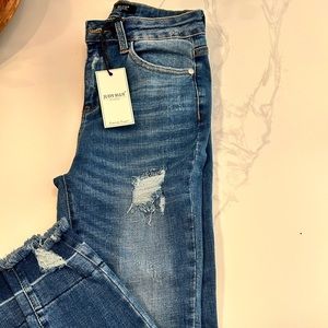 Judy blue Skinny Jean, size 5/27, slightly distressed, medium blue wash
